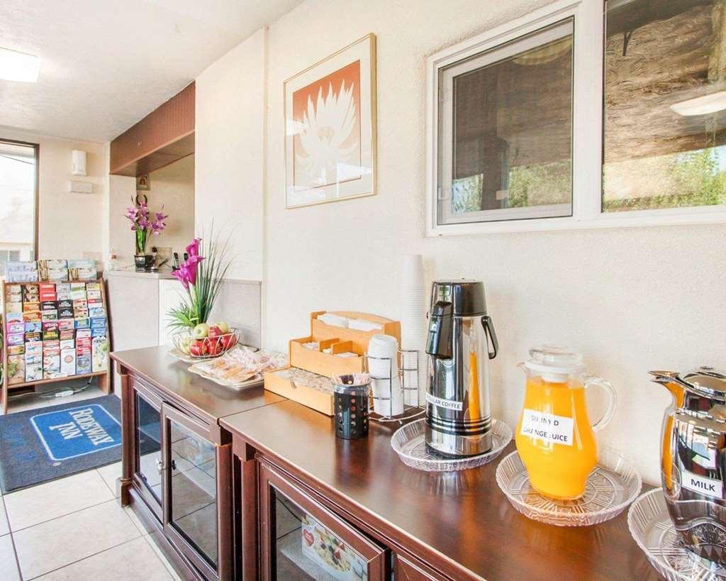 Signature Inn יוג'ין מסעדה תמונה