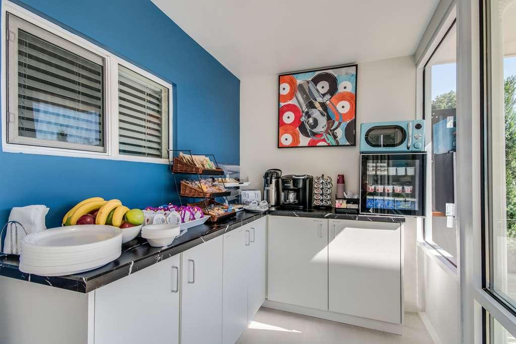 Signature Inn יוג'ין מסעדה תמונה